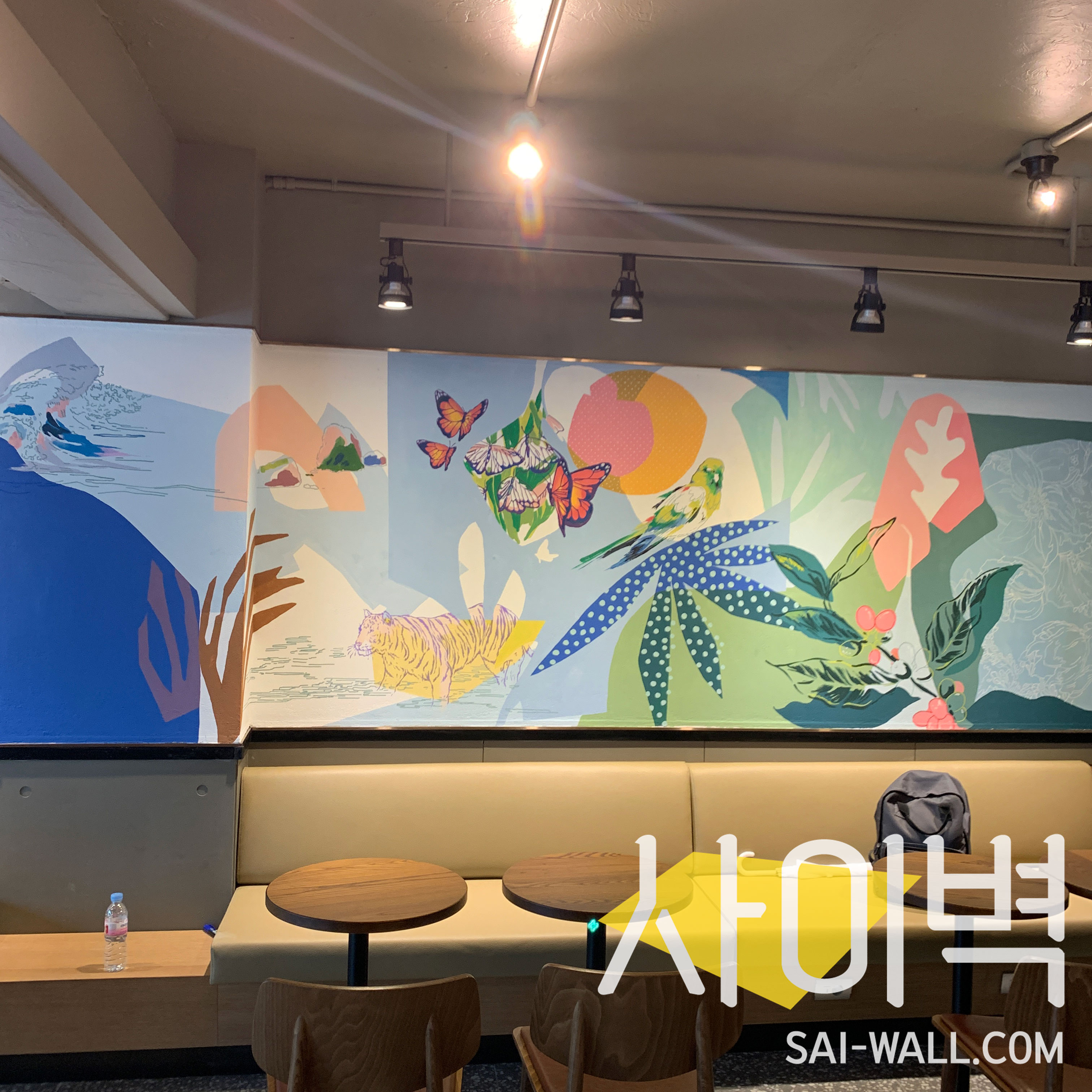 스타벅스 성균관대점 벽화 시공 사진 9